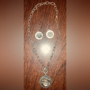 Paparazzi necklace and earring set